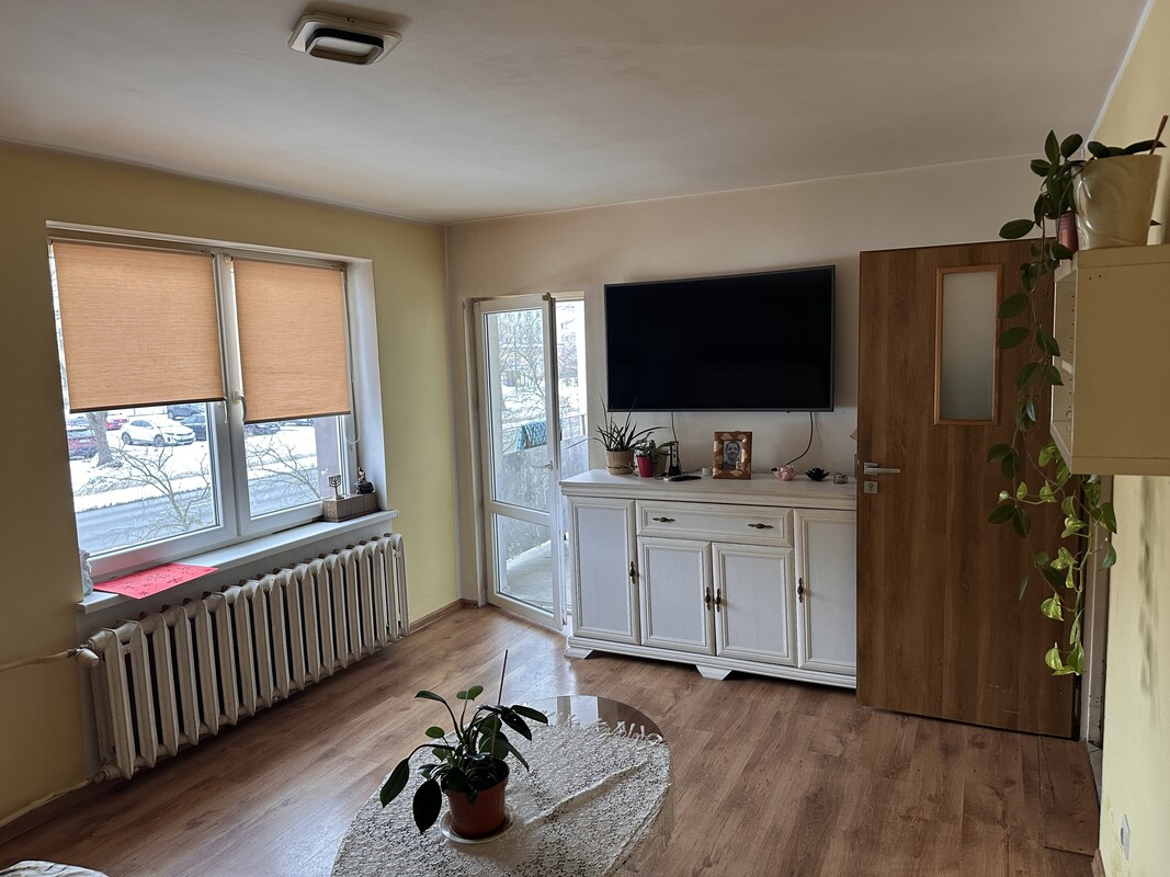 Elbląg Sprzedam.
Elbląg, ulica Lotnicza. Mieszkanie zlokalizowane na wysokim parterze. Okolica oferuje dogodny dostęp