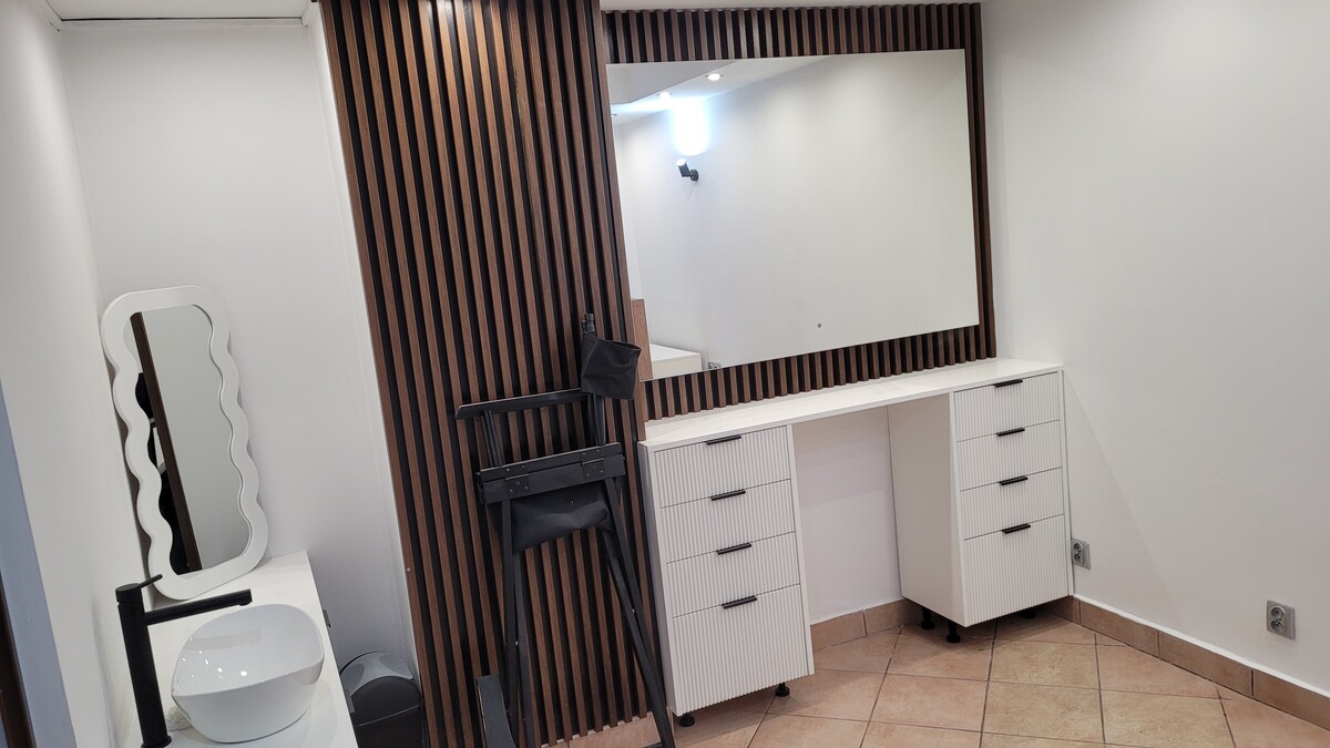 Elbląg Wynajmę lokal użytkowy z wyposażeniem o powierzchni 14 m2ul. Stoczniowa 8.