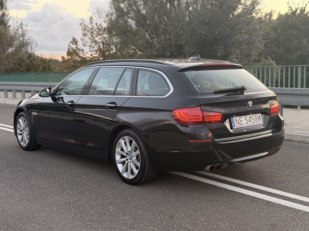 Elbląg BMW Serii 5 F11 520d Luxury Line z 2014 roku, wersja po liftingu, 190 KM, automat.