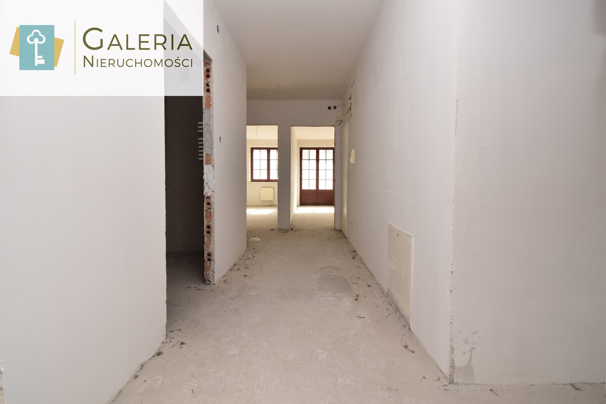 Elbląg GALERIA NIERUCHOMOŚCIZ pasji i miłości do nieruchomościNa sprzedaż: Trzypokojowe mieszkanie w sercu Starego