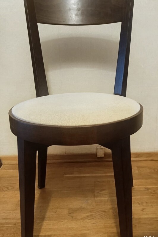Elbląg Stół z czterema krzesłami
