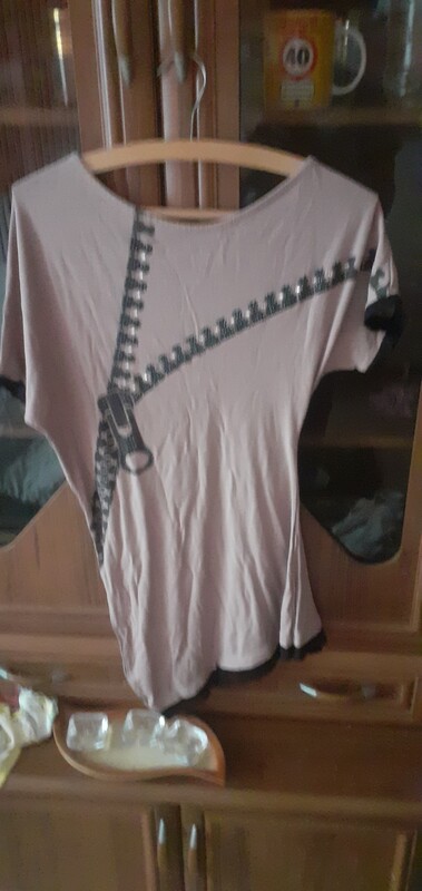 Elbląg Sprzedam odzież damską widoczna na zdjęciach za symboliczne 50zl. .. .. od rozmiaru S do L. .. .. .są sweterki,