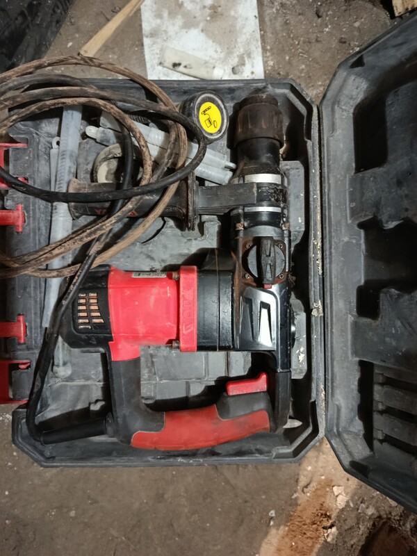 Elbląg Witam posiadam do sprzedania narzędzia budowlane
L-box mini wkrętak Bosch -200zł
Bruzdownica YATO