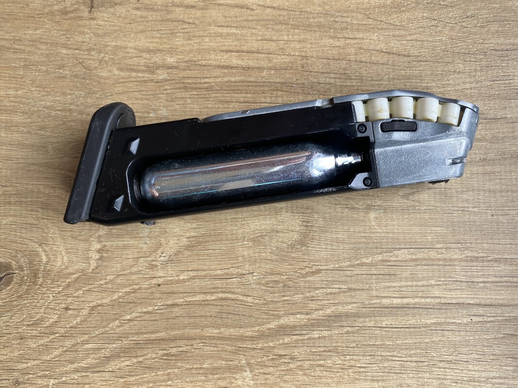 Elbląg Sprzedam pistolet wiatrówkowy firmy UMAREX na oficjalnej licencji Glocka. Wiatrówka ta to precyzyjna replika