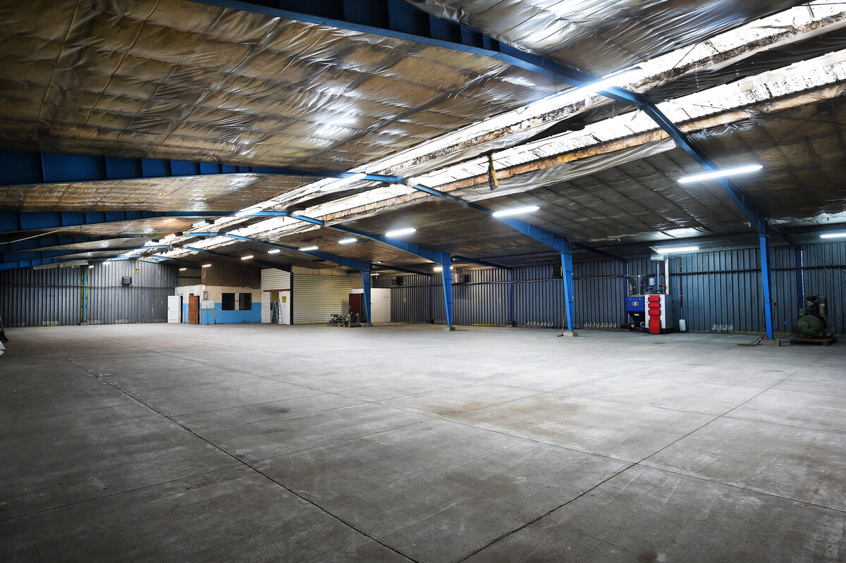 Elbląg WYNAJMĘ HALĘ MAGAZYNOWO-USŁUGOWĄ 900 m2 W CENTRUM ELBLĄGA.