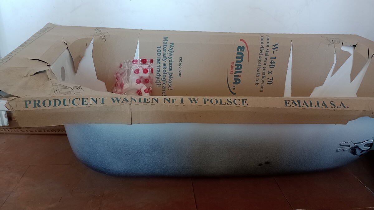 Elbląg Nowy, emaliowany stalowa wanna. Produkt wysokiej jakości, wykonany w Polsce przez firmę Emalia S. A. Wanna