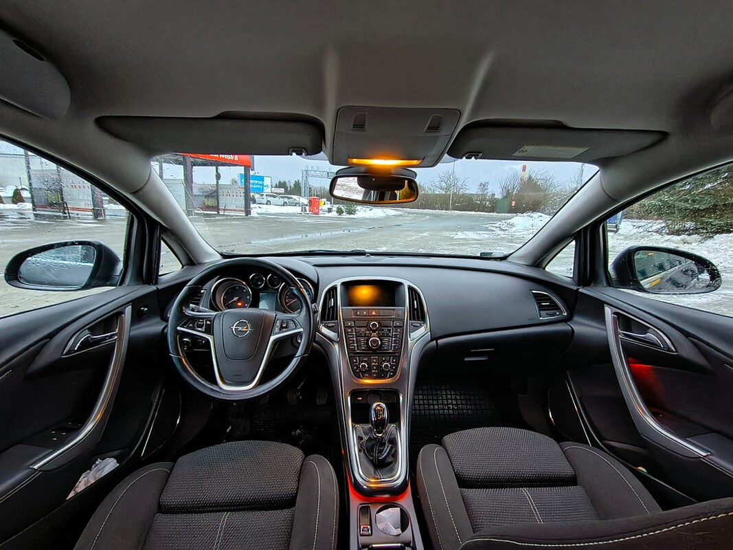 Elbląg Sprzedam Opla Astrę Sport Tourer z dynamicznym i oszczędnym silnikiem 2.0 CDTI o mocy 160 KM. Auto w bardzo