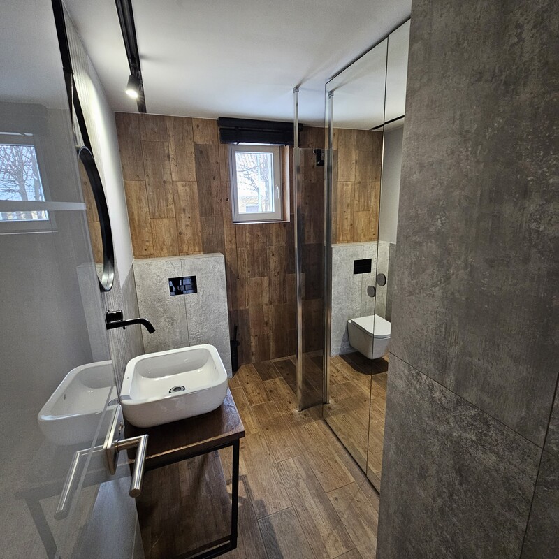 Elbląg DOM NIERUCHOMOŚCIOFERUJEMY NA SPRZEDAŻMIESZKANIE 4 POKOJOWEPow.61 m2BLISKO TARGOWISKO MIEJSKIEKUP MIESZKANIE