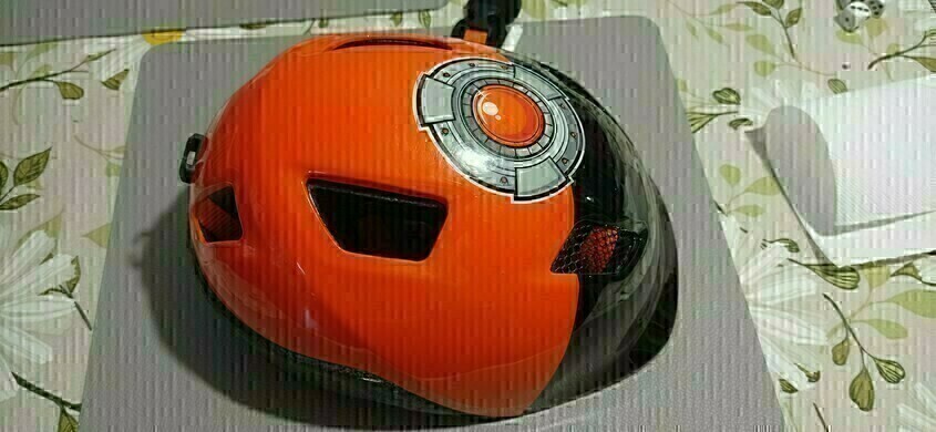 Elbląg SPRZEDAM
DWA KASKI NA ŁYŻWY, ROWER, HULAJNOGĘ, ROLKI.
STAN BARDZO DOBRY.
CENA 30 ZŁ ZA SZTUKĘ.