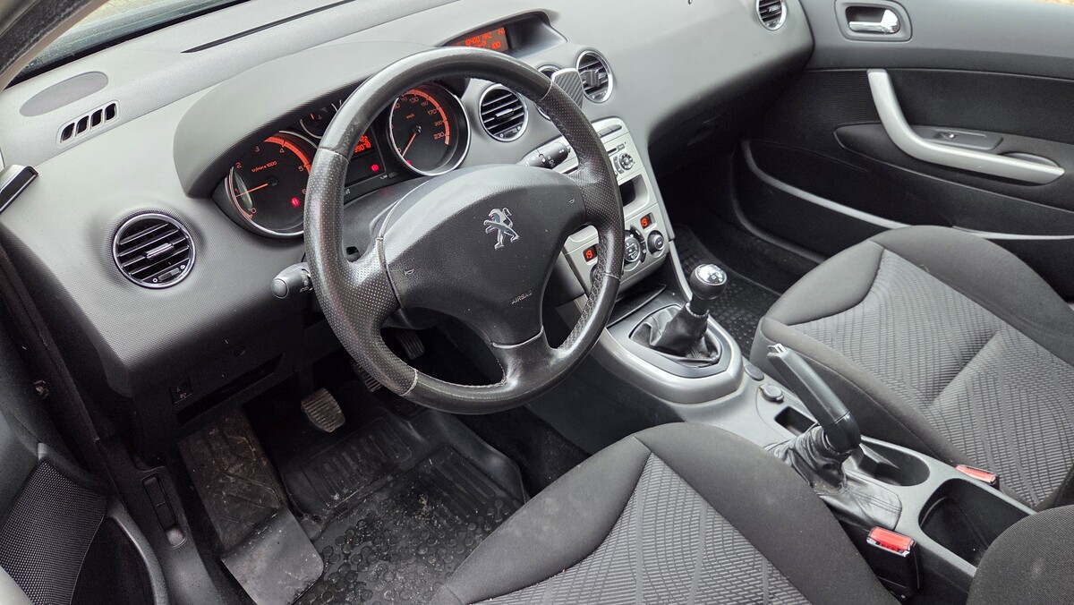 Elbląg Mam do sprzedaży zadbanego Peugeota 308 z ekonomicznym i niezawodnym silnikiem diesla 1.6 HDi o mocy 92 KM.