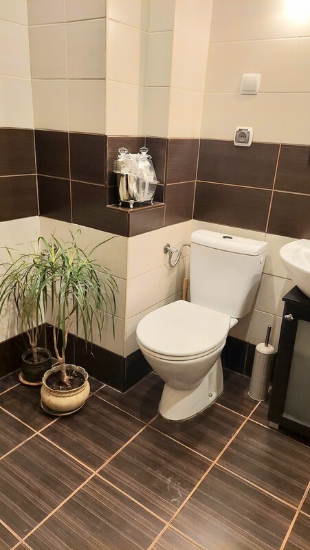 Elbląg Topowa lokalizacja !
Gotowe do wprowadzenia
1 PIETRO
BALKON
MIEJSCA POSTOJOWE
DUZA PIWNICA Z OKNEM