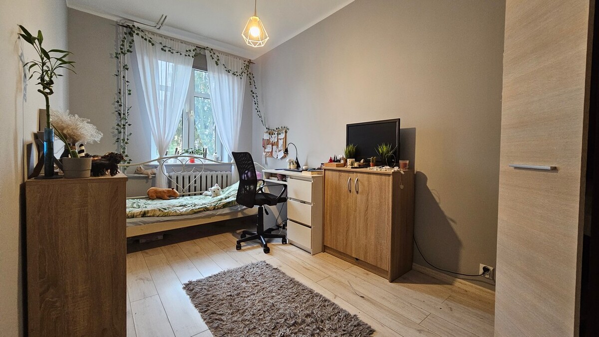 Elbląg BIURO NIERUCHOMOŚCISZULC& SZULCPowierzchnia mieszkania: 59 m2Garaż: 18 m2Ogródek: ok 100 m2Mieszkanie na