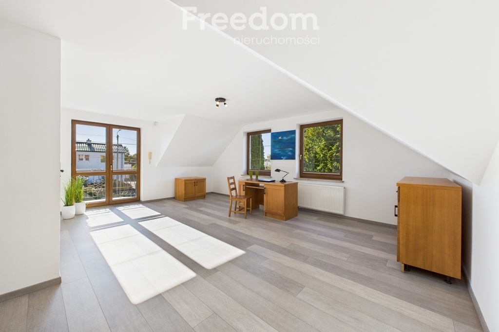 Elbląg FREEDOM NIERUCHOMOŚCISprzedam dom - Elbląg, Skierniewicka. Marzysz o życiu w spokojnej okolicy, ale z