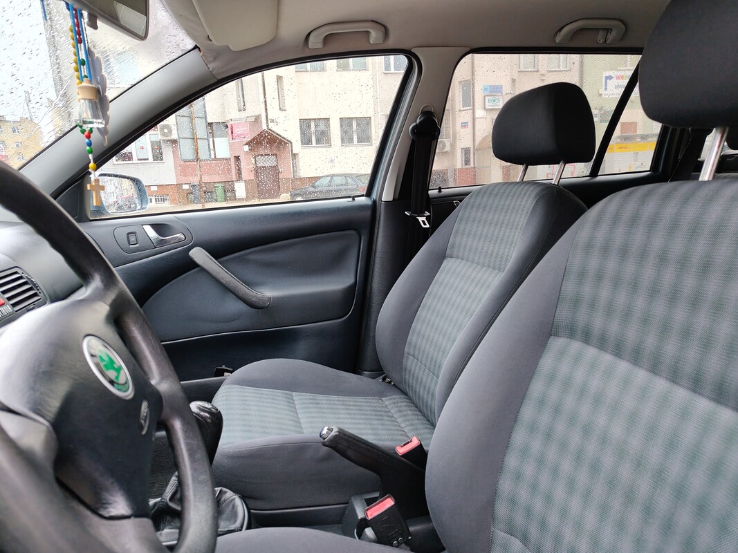 Elbląg Skoda Octavia 1.6 2004 r. Przebieg 194500
Przed zimą zostało wymienione
Prawe łożysko tył, szczęki i cylindry