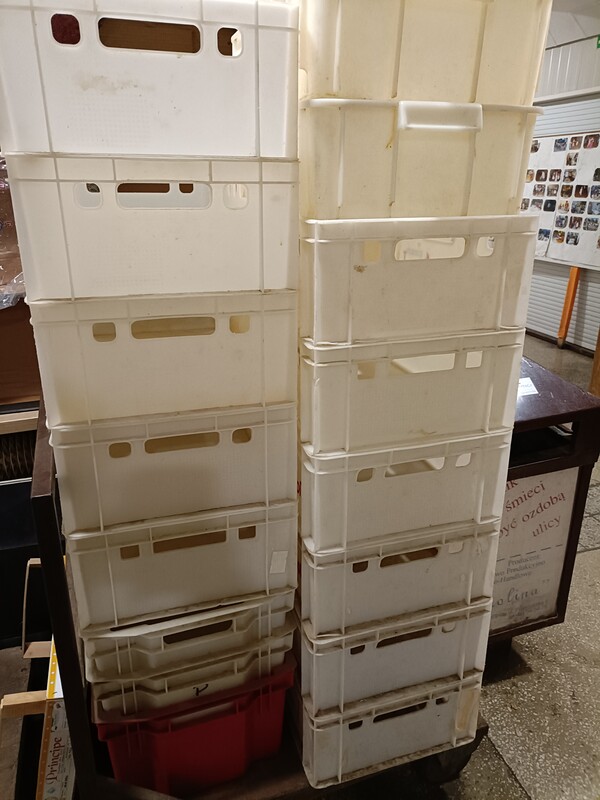 Elbląg Sprzedam krajalnicę sprawna działająca średnica ostrza 250mm firmy Royal catering cena 800zł, Skrzynki używane