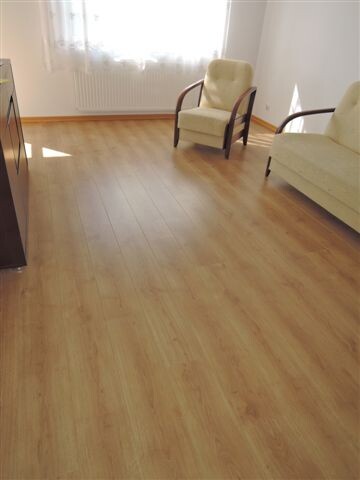 Elbląg Mieszkanie rozkładowe, ciepłe, słoneczne, strona - wschód, południowy-zachod.
2 piętro, 3 pokoje, balkon duży,