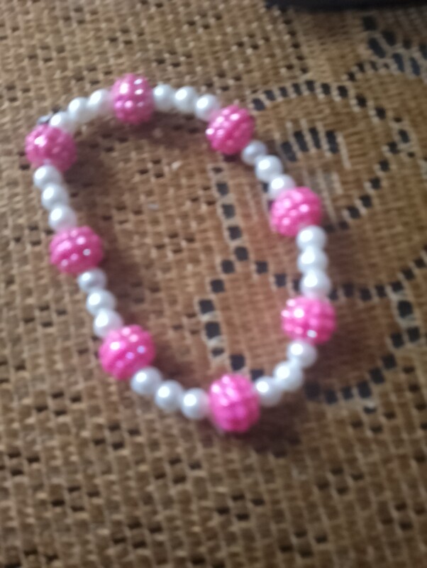 Elbląg Witam koleżanka ma na sprzedaż bransoletki widoczne na zdjęciach może ktoś ma taki gust i będzie zainteresowany