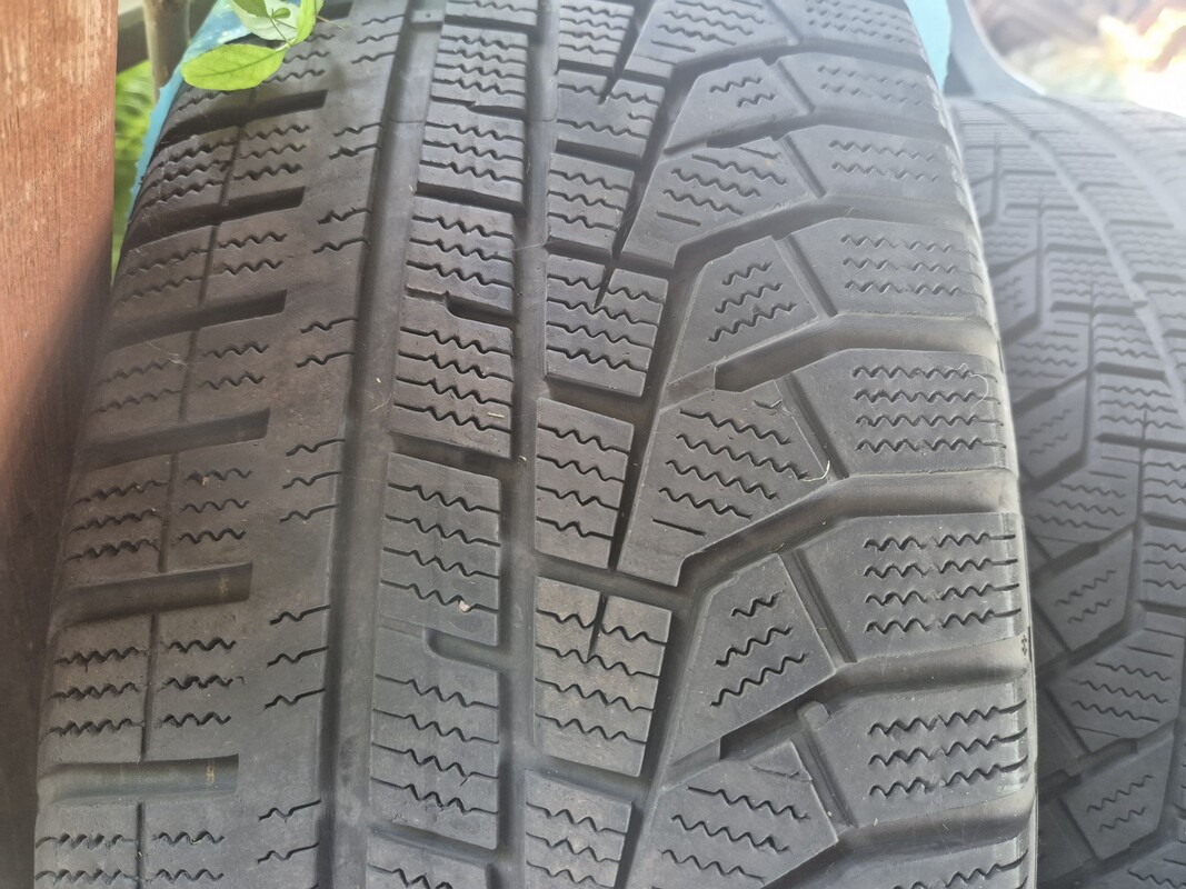 Elbląg Opony zimowe Hankook 215/65/17 Winter i*cept evo2 SUV W320A DOT 2021