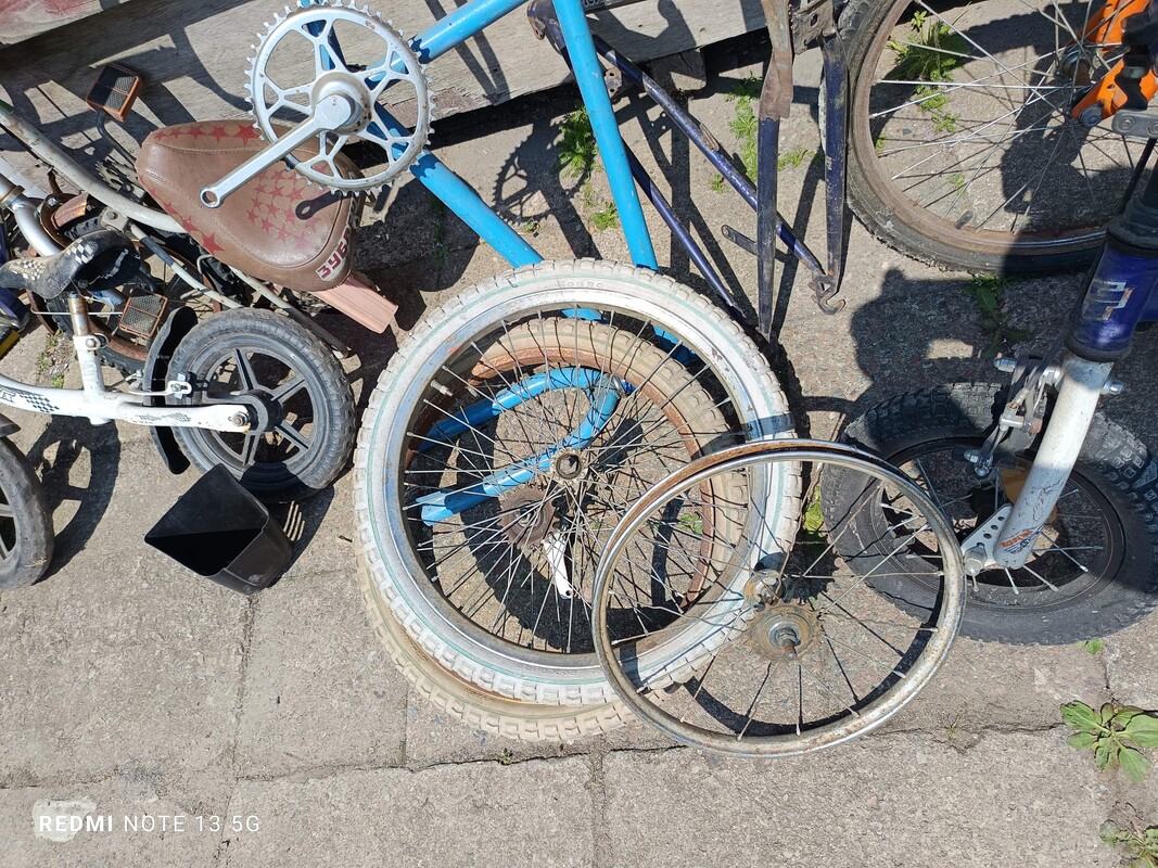 Elbląg Po dzieciach i wnukach sprzedam 14 pojazdów. Rowery rowerki hulajnogi jeżdziki biegacze w większości sprawne /