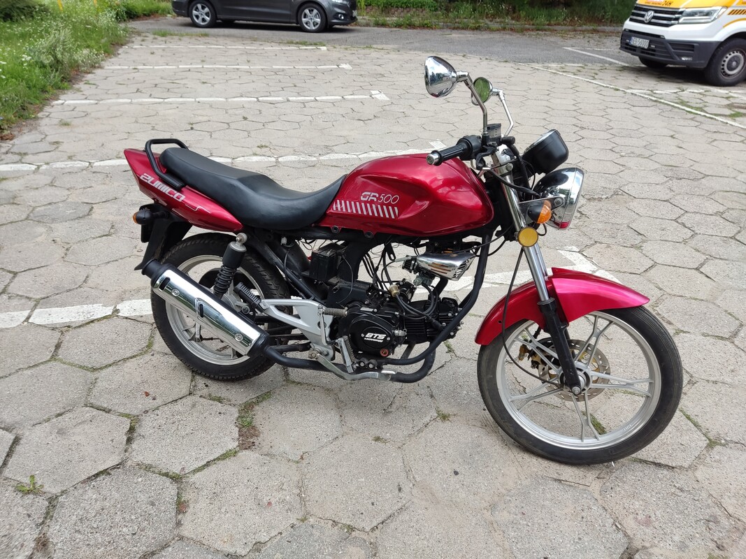 Elbląg Świeże Opłaty, Sprawny.. Motorower-Yamasaki 50,rok 2010,zarejestrowany na 50cm -nowy silnik 125cm, nowy wydech-