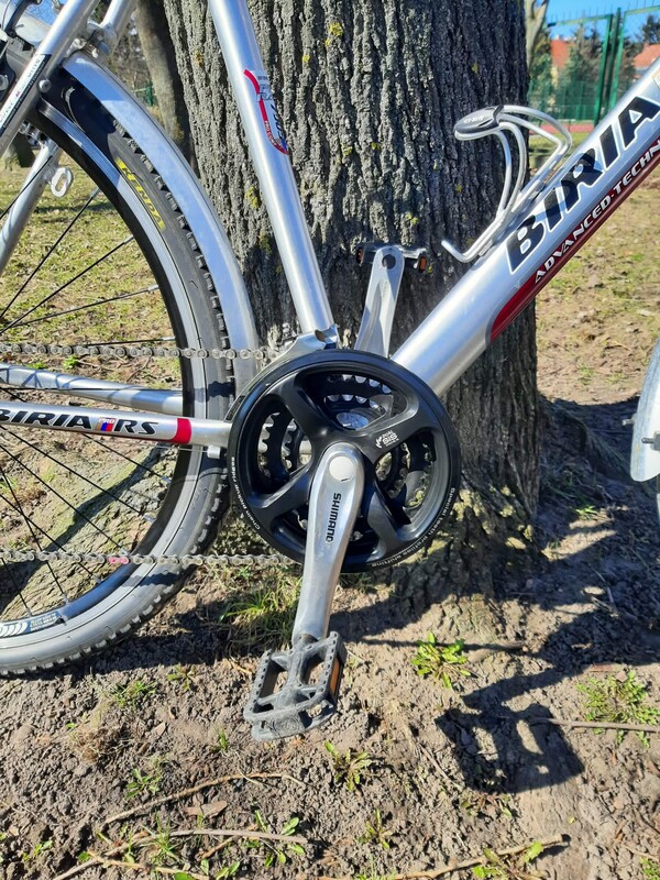 Elbląg Rower BIRIA PRO RS CROSSOWY - GRAVEL koła 28 cali dla osoby 175-185 cm.
Rower wyposażony w przedni amortyzator