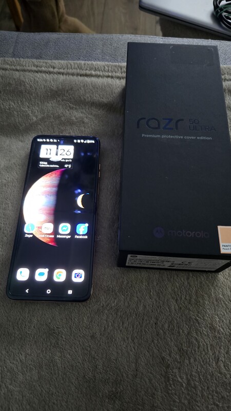 Elbląg Sprzedam telefon Motorola Razr 50 Ultra 12/500 GB. Telefon jest w bardzo dobrej kondycji używany przez półtorej