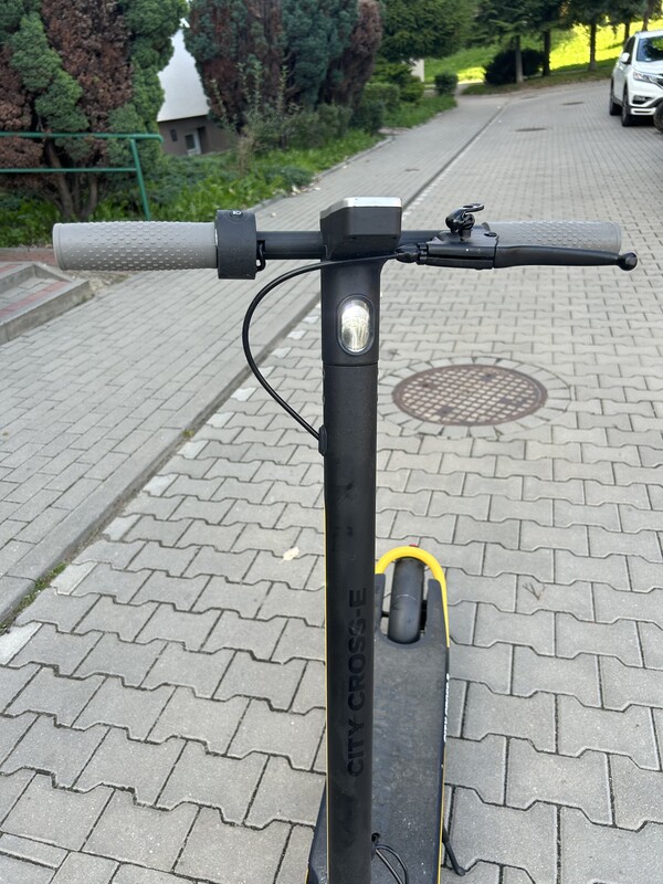 Elbląg Hulajnoga elektryczna City Cross-E – na sprzedaż Sprzedam hulajnogę elektryczną City Cross-E. Hulajnoga
