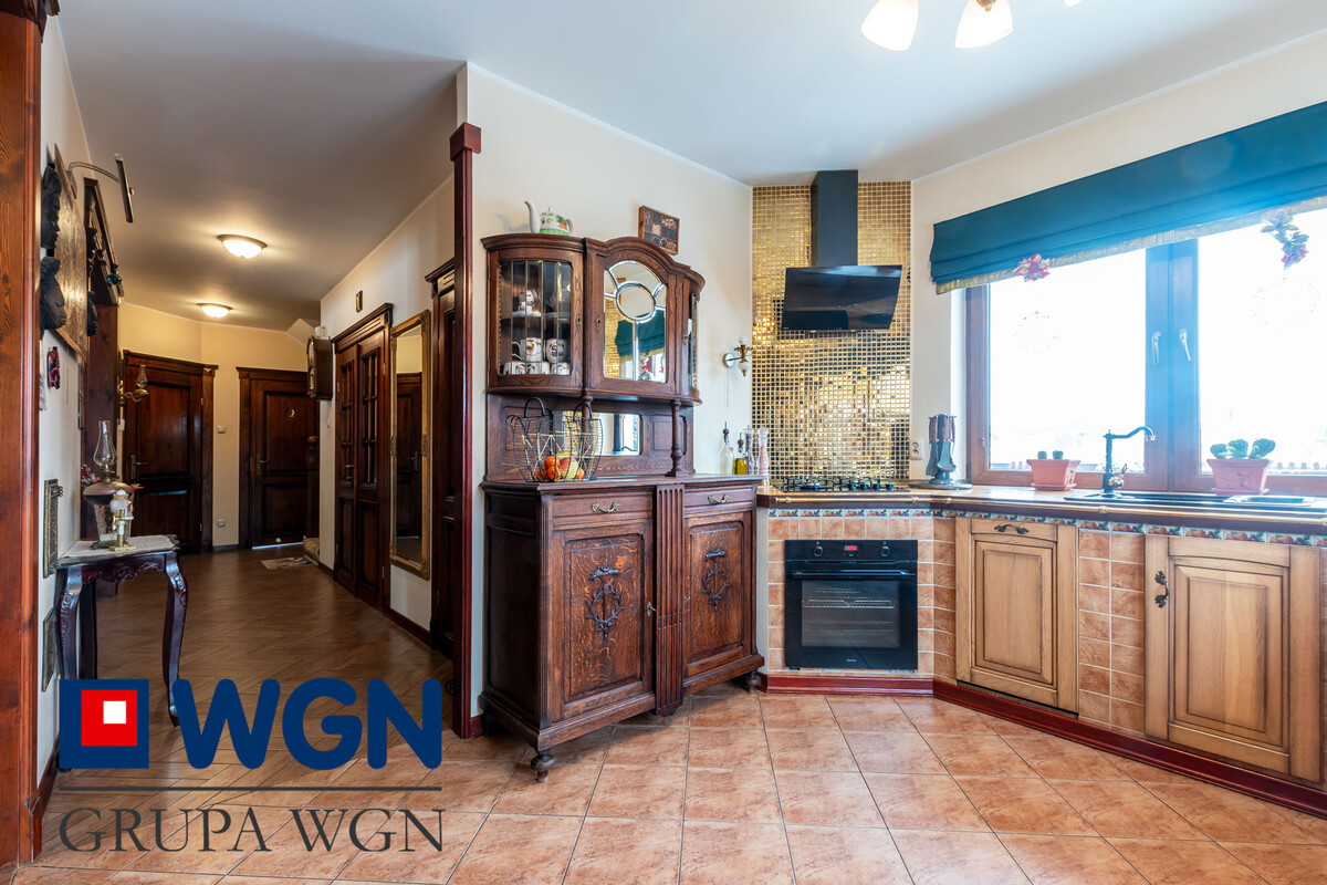 Elbląg WGN Nieruchomości oddział Elbląg prezentuje dom wolnostojący położony przy ul. Lipowa na osiedlu Dąbrowa. Tylko