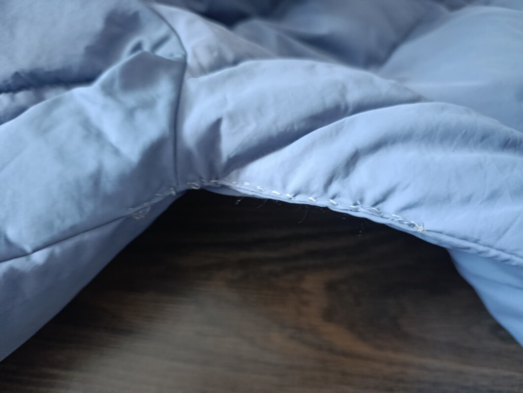 Elbląg Sprzedam damską szarą kurtkę na zimę. Stan dobry, do wyprania i widoczne na zdjęciu zszycie pod pachą. Rozmiar