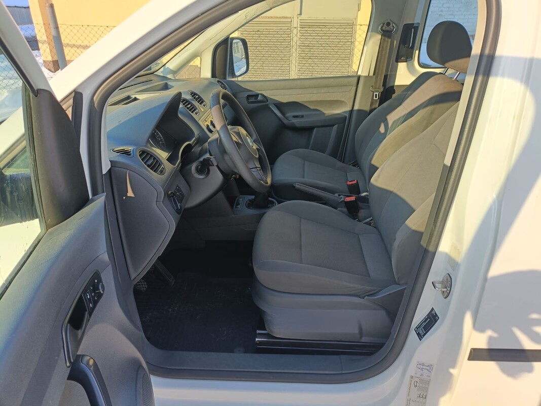 Elbląg Sprzedam VW Caddy 1.6 tdi w wersji przedłużonej MaxiWyposażenie:Klimatyzacja ręcznaElektryczne szyby i