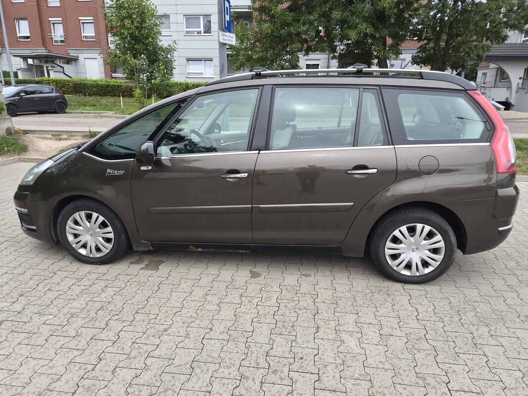 Elbląg CITROËN C4 GRAND PICASSO 2.0 diesel – Przestronny minivan z 2011 roku, idealny dla większych rodzin lub osób