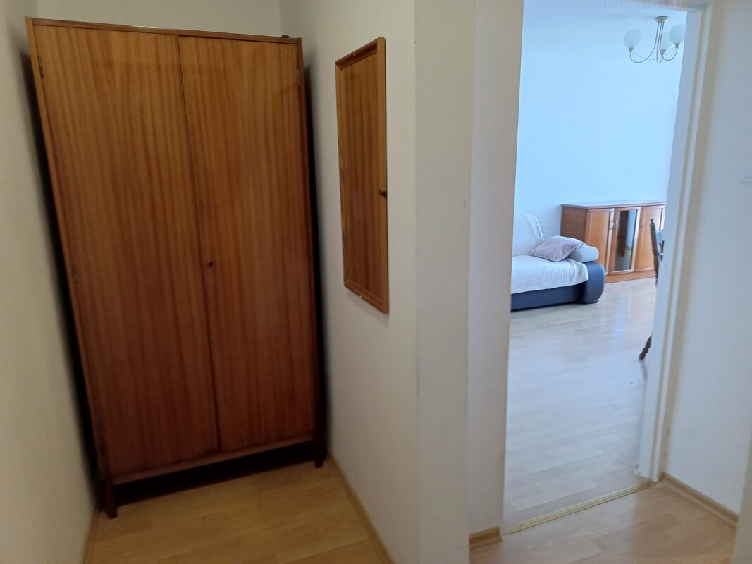 Elbląg Wynajmę mieszkanie jedno pokojowe (kawalerka 33 m) kuchnia, łazienka, przedpokój, media z miasta, mieszkanie na