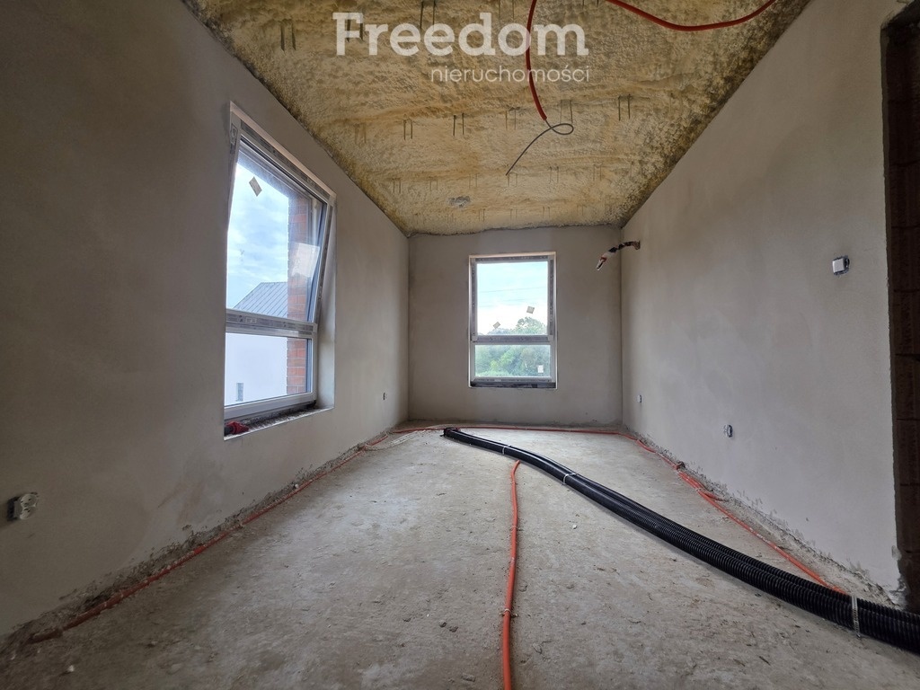 Elbląg FREEDOM NIERUCHOMOŚCISprzedam dom - Elbląg, Druskiennicka. Nowoczesny dom w zabudowie bliźniaczej – Osiedle