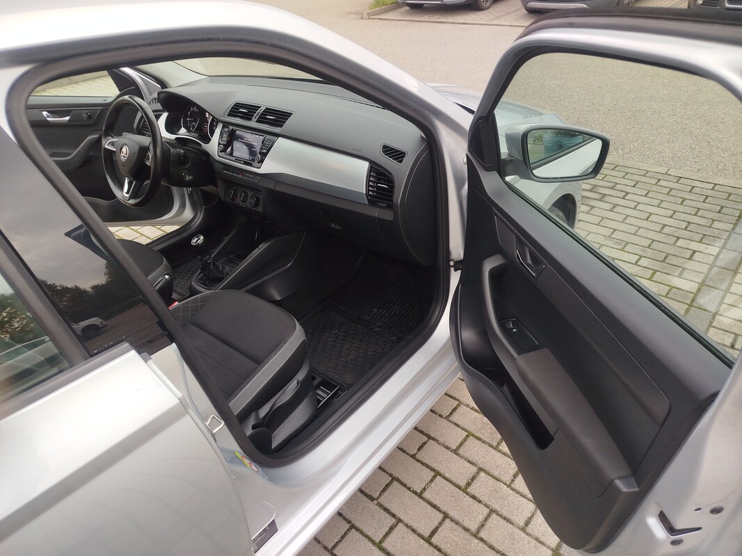 Elbląg Witam
Posiadam na sprzedaż bardzo ładną Skodę Fabię III Ambition, bezwypadkową w oryginalnym lakierze. Auto w