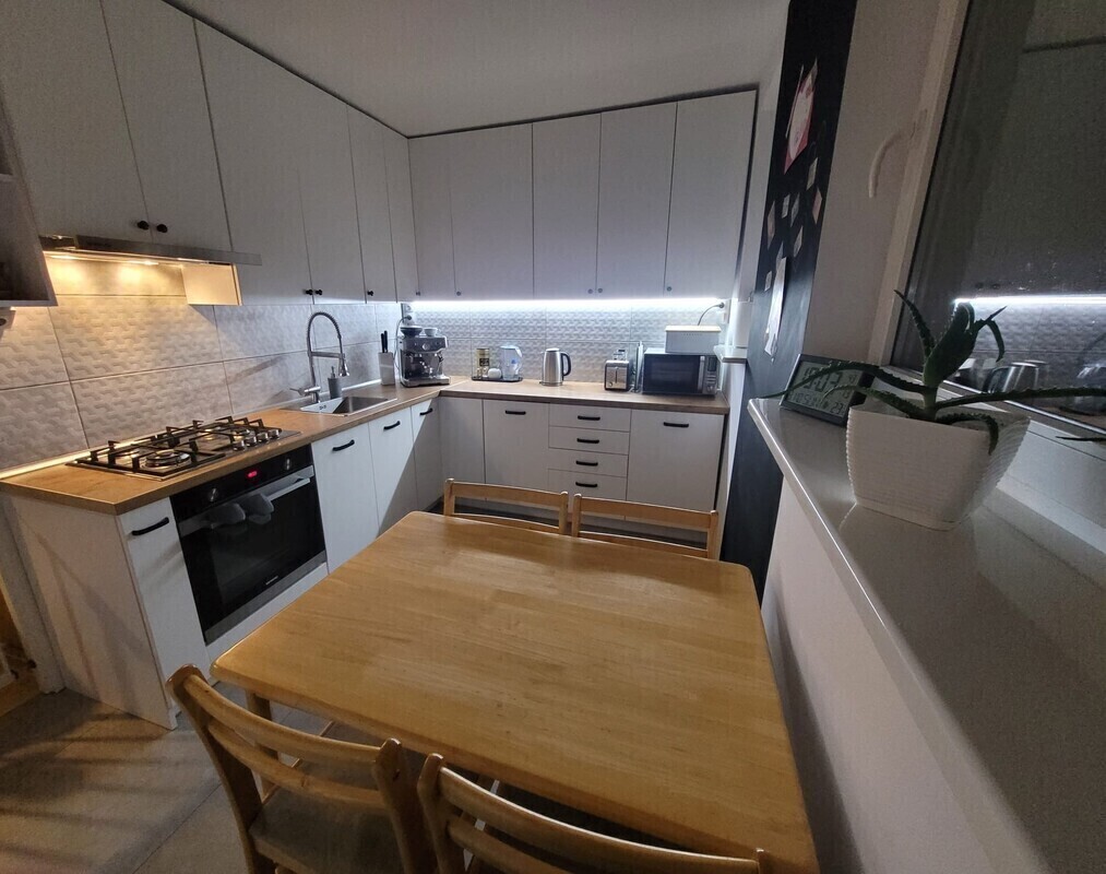 Elbląg Mieszkanie 3 pokoje 62,1 m² – po generalnym remoncie, wysoki standard, klimatyzacja, umeblowanie w