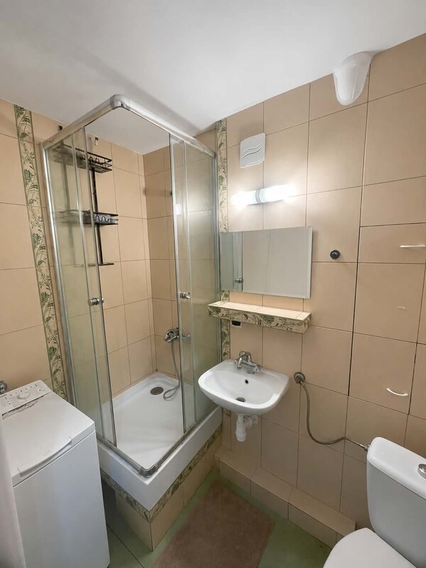 Elbląg Na sprzedaż 2 -pokojowe mieszkanie własnościowe o powierzchni 42,16 m², położone przy ul. Bażyńskiego w