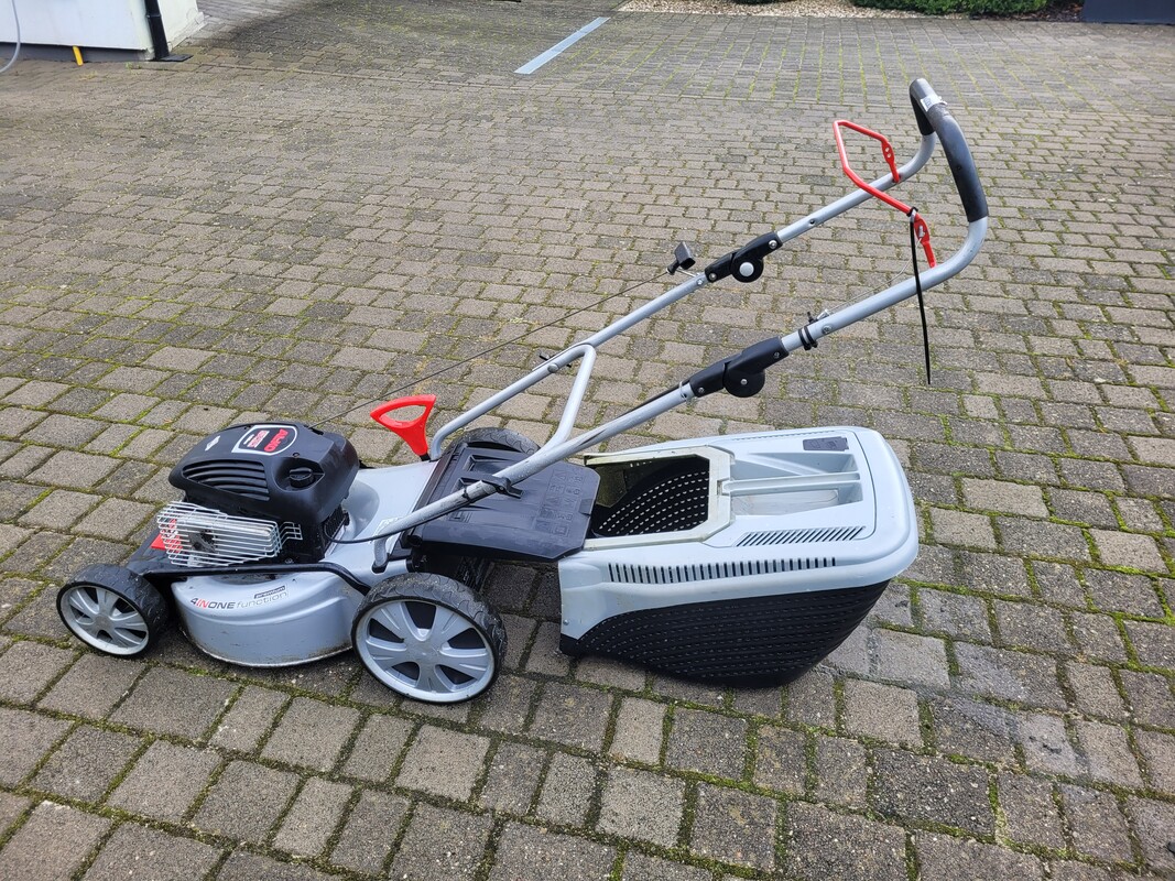 Elbląg Używana duża kosiarka spalinowa firmy AL-KO serii 500 model 470B napędzana niezawodnym silnikiem Briggs &