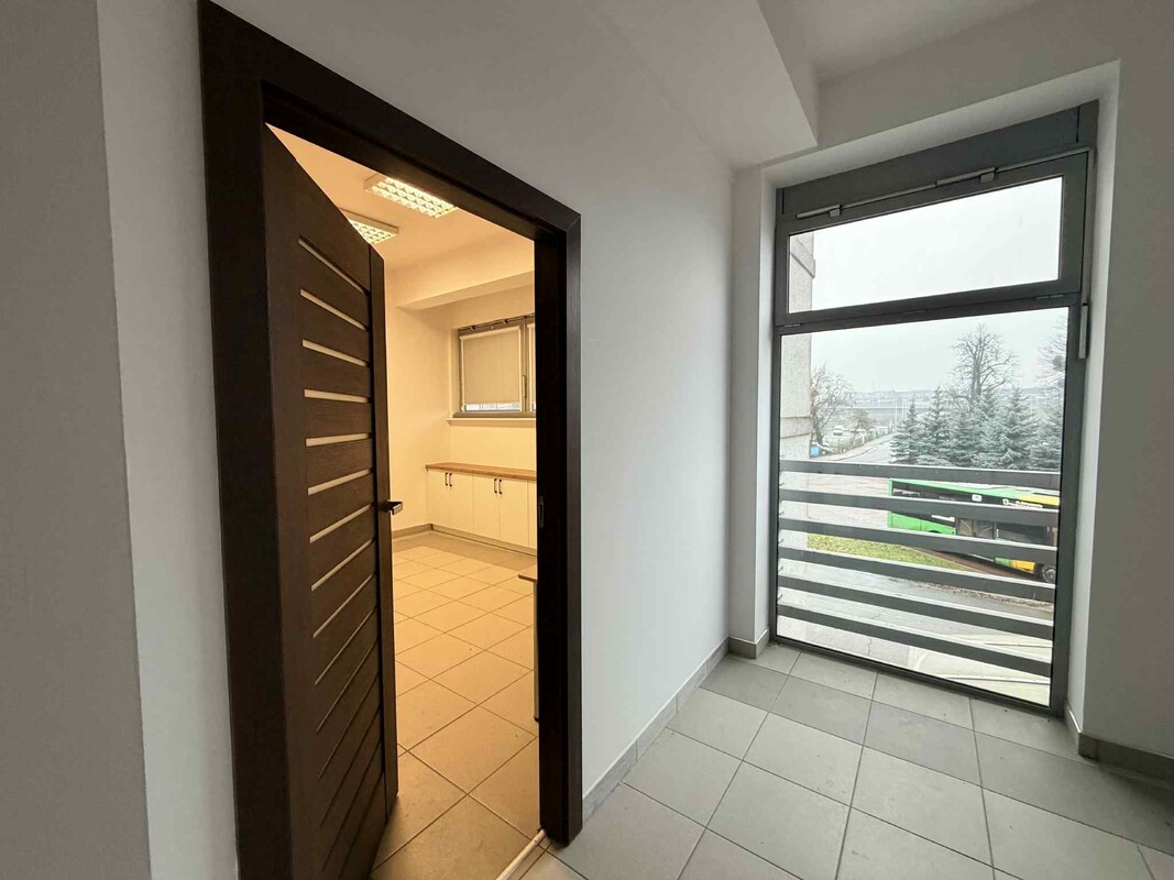 Elbląg 🏢 Wynajmę lokal użytkowy 46 m² – idealny na gabinet, biuro lub usługi! Świetna