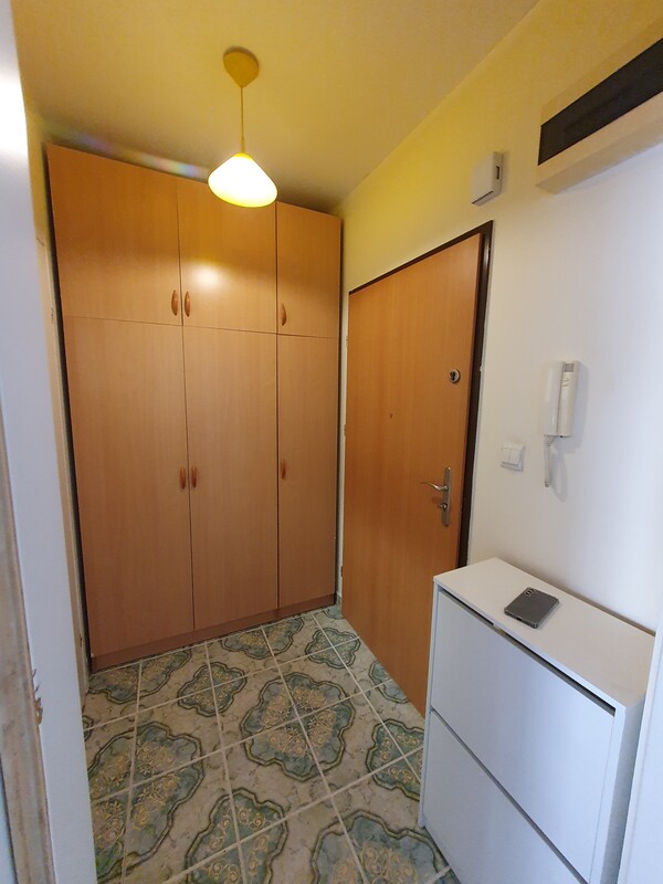Elbląg Wynajmę mieszkanie jednopokojowe w centrum Elbląga o powierzchni 32m2.