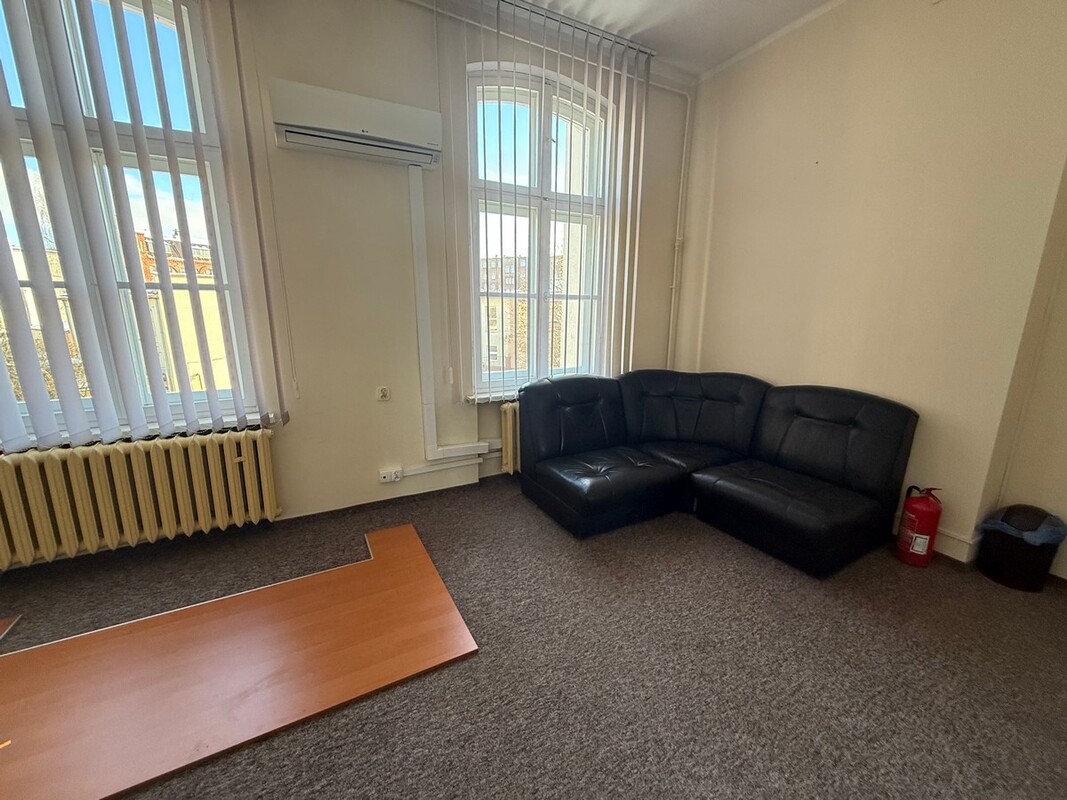 Elbląg BIURO NIERUCHOMOŚCISZULC& SZULCLokal usługowy: Elblągu ul. RobotniczaPowierzchnia: 50 m2Na wynajem