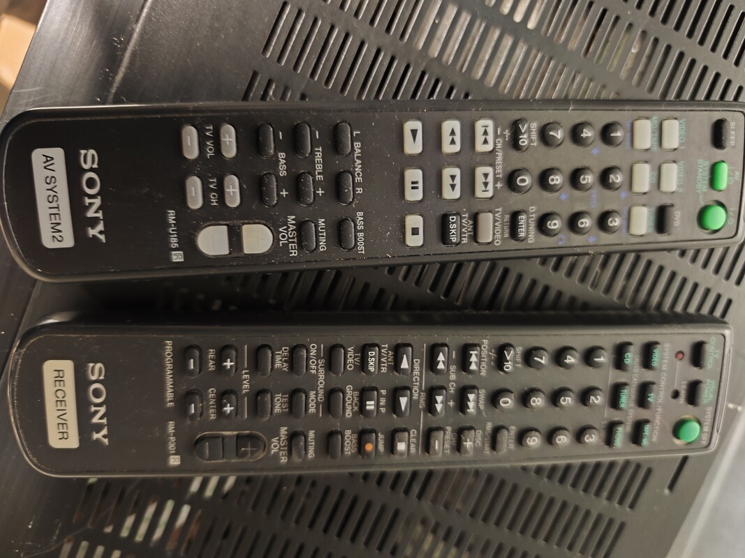 Elbląg Sprzedam zestaw Sony - amplituner Sony STR-DE 515 - zmieniarka płyt CDP-CE 505 - głośniki Queen - dwa oryginalne