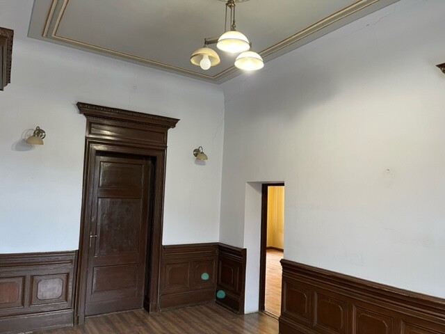 Elbląg klimatyczny lokal w zabytkowym pałacyku do wynajęcia trzy pomieszczenia biurowe o pow.67m²  *sala