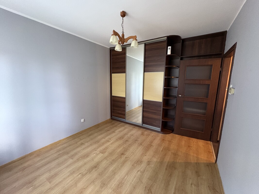 Elbląg Komfortowe 2 pokoje w sercu Elbląga z prywatnym ogródkiem i piwnicą!
Wynajmę funkcjonalne mieszkanie 34 m² na