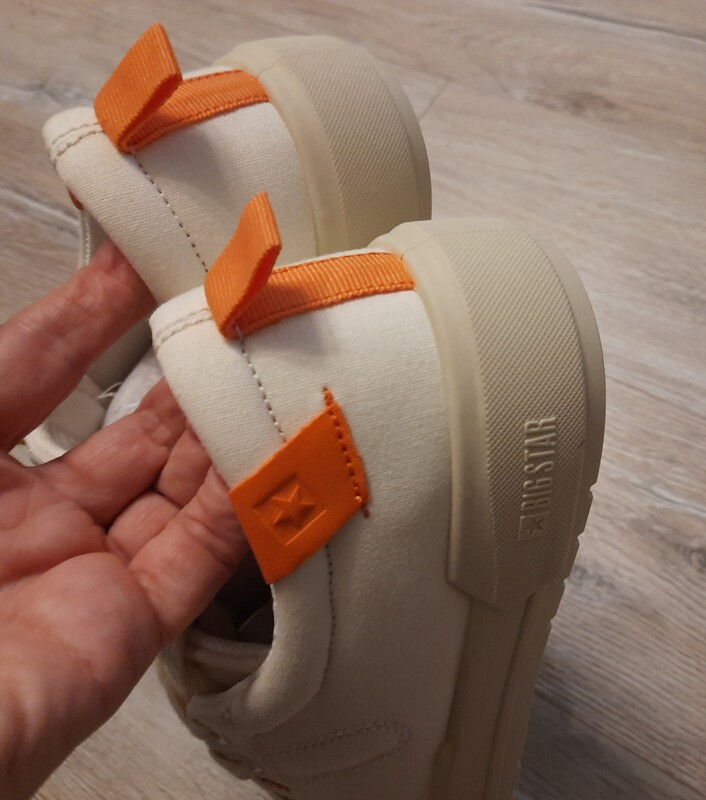 Elbląg Sprzedam świetne sneekersy Big Star
rozm.41,wg producenta wkładka 26 cm.
Bardzo wygodna wkładka.
Nowe z