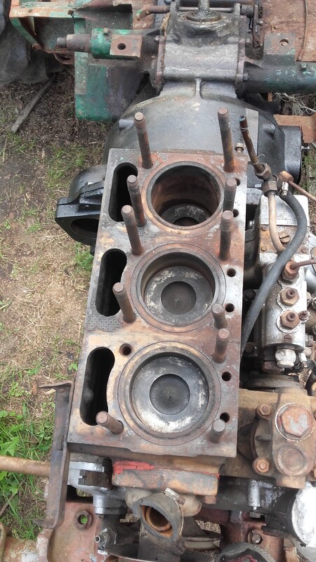 Elbląg witam posiadam do sprzedania zetora 3011 majora zetor jest do kapitalnego remontu brak góry silnika wał sie