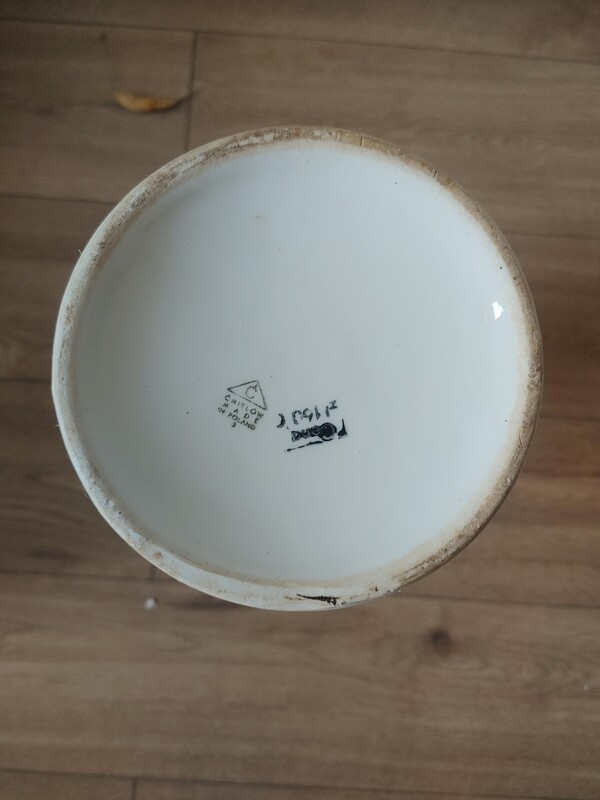 Elbląg Sprzedam naczynia z kamionki oraz wazony, dzbany na kwiaty lub do wystroju wnętrza.
1.Oryginalne naczynie z