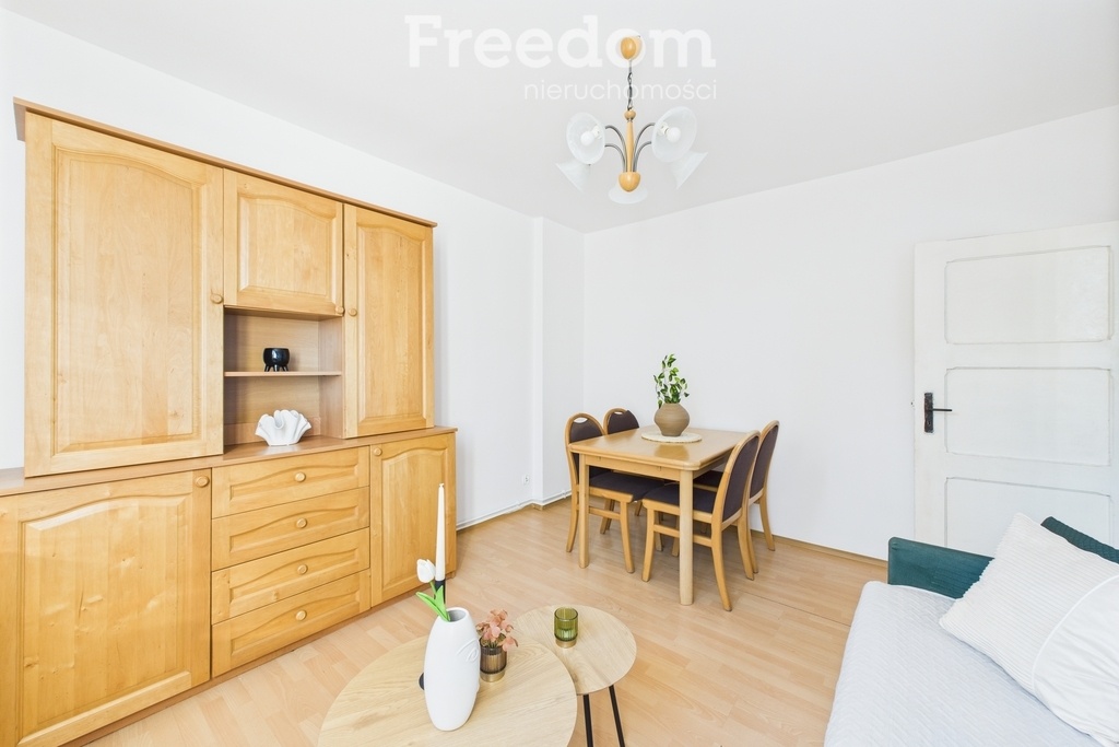 Elbląg FREEDOM NIERUCHOMOŚCISprzedam mieszkanie - Elbląg, Aleja Grunwaldzka. Mieszkanie jest jasne, zadbane i