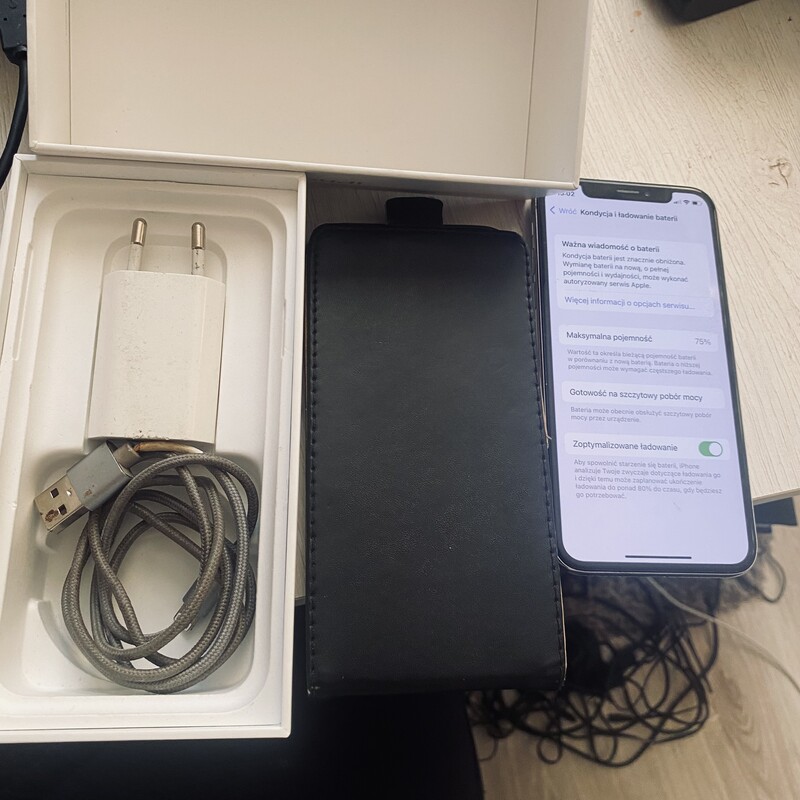 Elbląg Smartfon IPhone X Bateria na poziomie 75 %. Stan bardzo dobry. Zawsze używany był w etui.