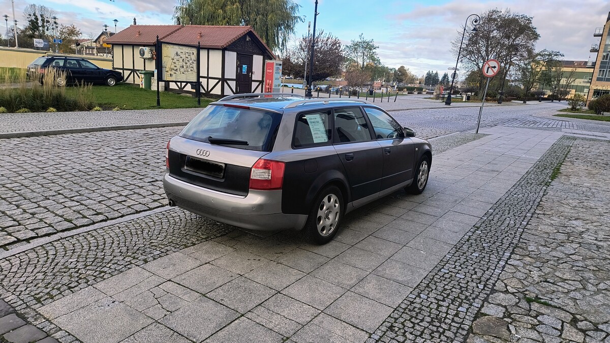 Elbląg Sprzedam audi a4 b6 2.0alt 130km stan bardzo dobry dużo nowych część więcej pod nr tel samochód od właściciela