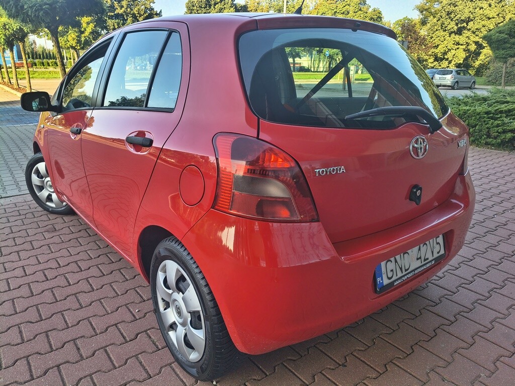Elbląg TOYOTA YARISSilnik : 1.0 69KMZarejestrowana i opłacona